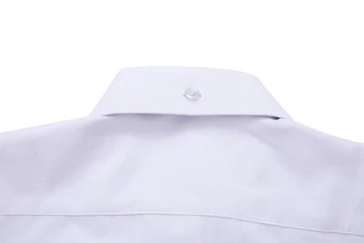 חולצה לבנה עם סרט נשלף