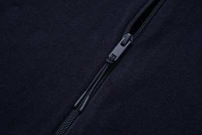 סריג כחול עם כובע