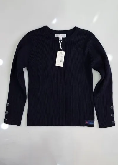 סריג כחול דגם ריב עם לחצנים בשרוול ומאחור