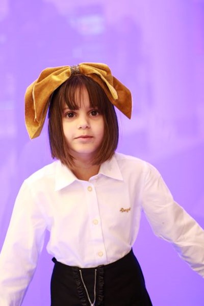 חולצה לבנה סרט קטיפה נייבי מידות 6-20