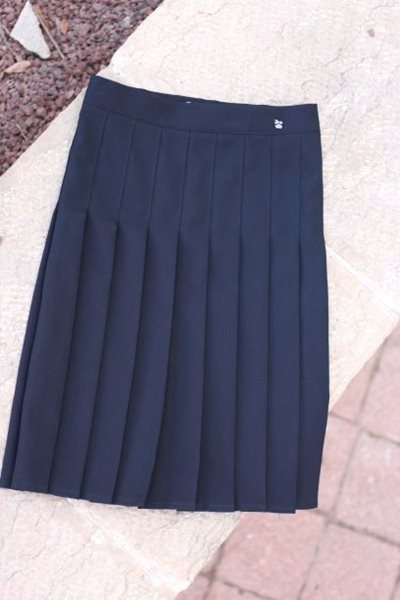 חצאית פליסה לבית הספר בסגנון אמריקאי