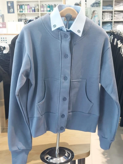 ג'קט פוטר עם כיסים בצבע תכלת